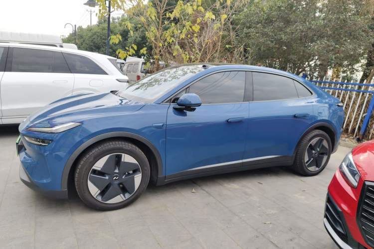 Used ONVO L60 2024 60 kWh All-Wheel Drive
