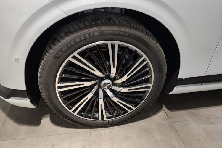 Used XPeng G9 2025 625 Long-Range Max
