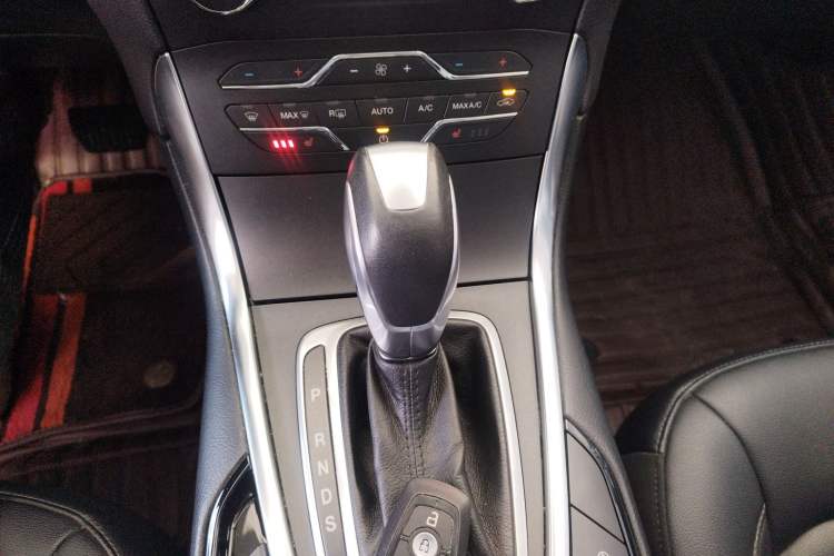 Used Ford Edge 2018 EcoBoost 245 Two-Wheel-Drive Titanium 7-Seater China VI Standard