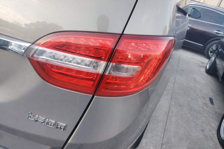 Used Buick GL8 2018 28T Luxury Model China VI Standard