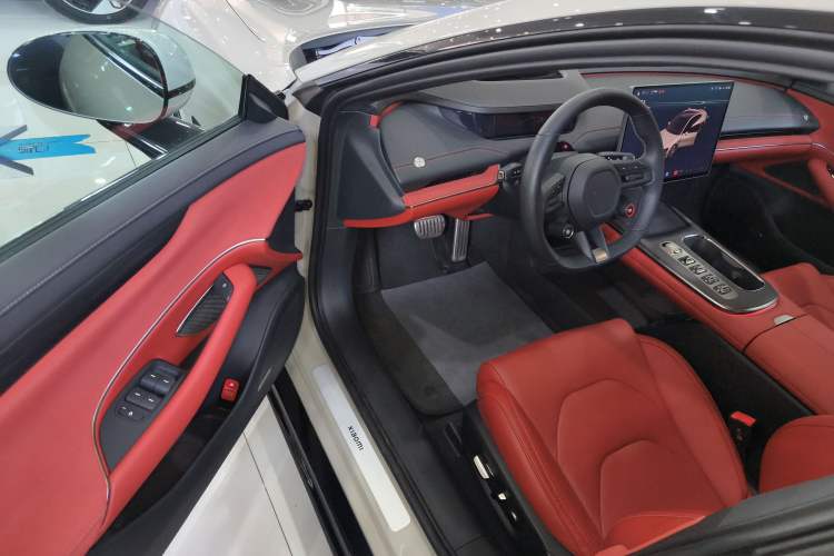 Used  SU7 2024 Four-Wheel Drive Ultra-Long Range Advanced Intelligent Driving Max Edition
