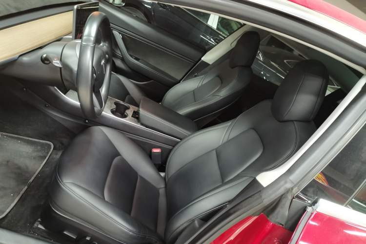 Used Tesla Model 3 2019 Long-Range All-Wheel-Drive Version
