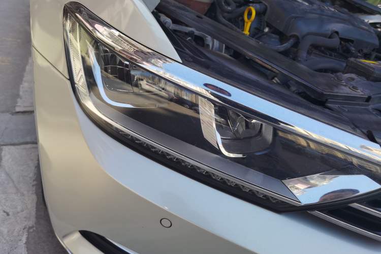 Used Volkswagen Magotan 2018 Facelift 330TSI DSG Luxury Model
