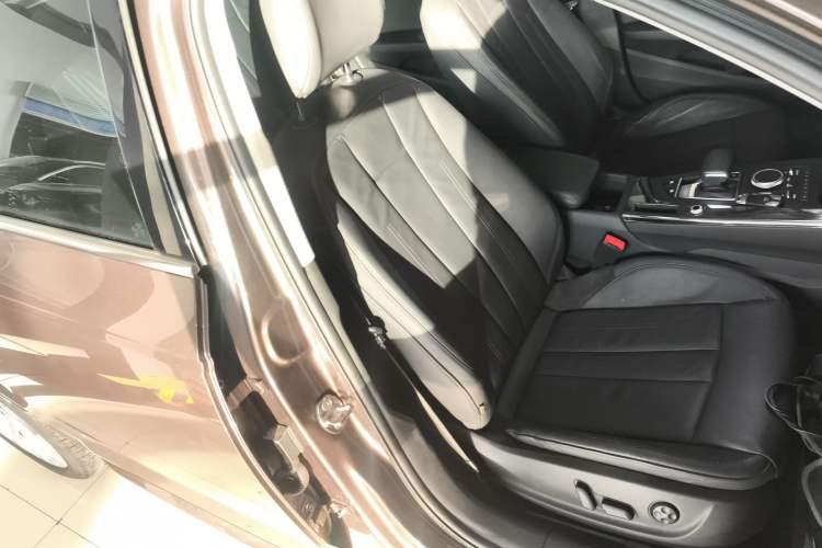 Used Audi A4L 2019 40 TFSI Fashion Version China V