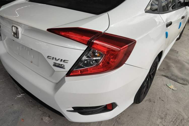 Used Honda Civic 2016 220TURBO CVT Luxury Edition
