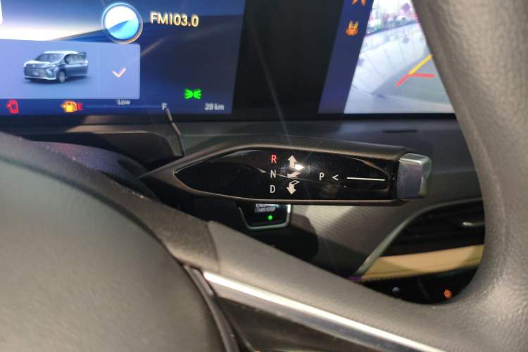 Used Buick GL8 2025 Model Land Cruiser Business Class Comfort DG Edition
