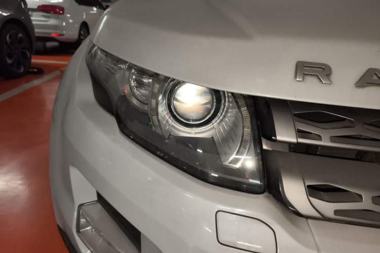 Used Land Rover Range Rover Evoque 2015 2.0T Five-Door Zhiyao Edition
