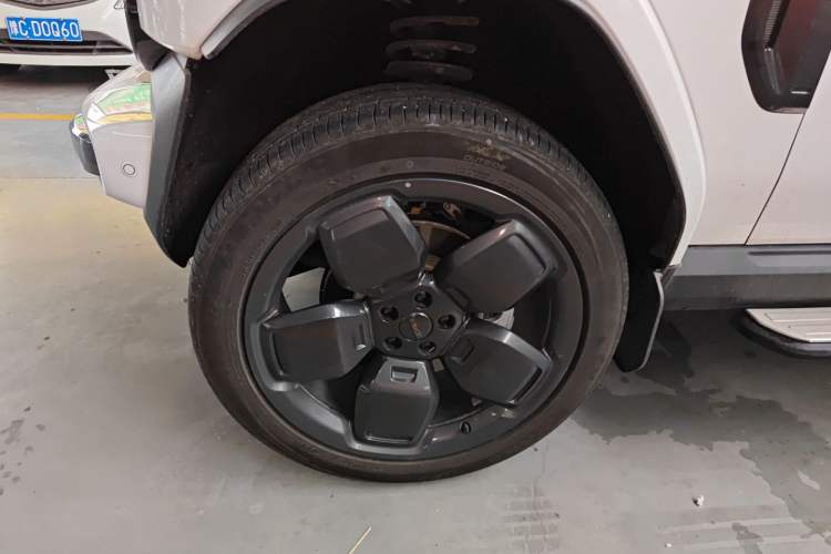 Used  V23 2025 501 Four-Wheel Drive Intelligent Driving Version
