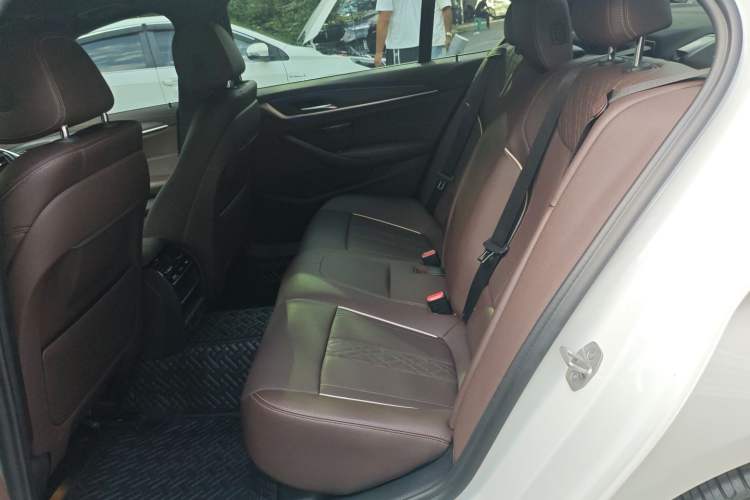 Used BMW 5 Series 2021 Facelifted 530Li Leading Edition M Sport Package
