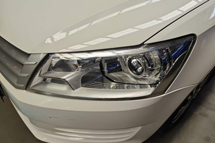 Used Volkswagen Santana 2015 1.6L Manual Fashion Edition
