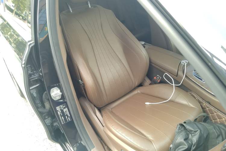 Used Mercedes-Benz E-Class 2019 Facelifted E 300 L Stylish Version
