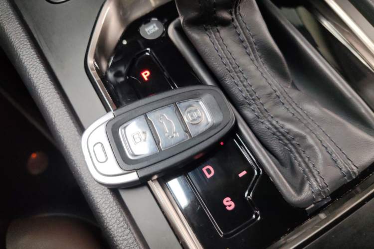 Used Hongqi H7 2017 1.8T Luxury Model
