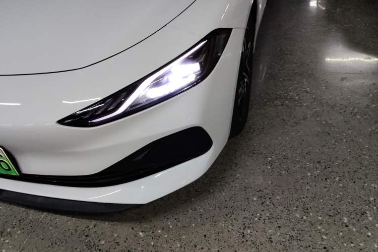 Used Roewe D7 2023 DMH 125km Superior Edition
