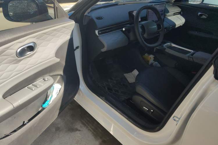 Used Dongfeng NAMMI 01 2024 Co-Creation Edition – Co-Creation WE Version
