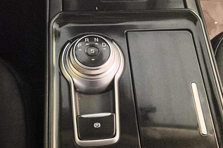 Used Ford Edge 2020 EcoBoost 245 Two-Wheel Drive Titanium 7-Seater
