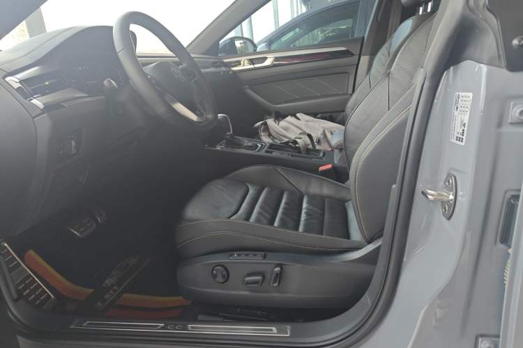 Used Volkswagen FAW-Volkswagen CC 2023 380TSI Striking Edition