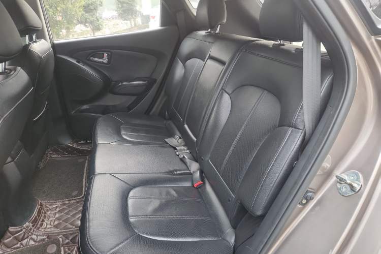 Used Hyundai ix35 2015 2.0L Automatic 2WD Smart Type China IV