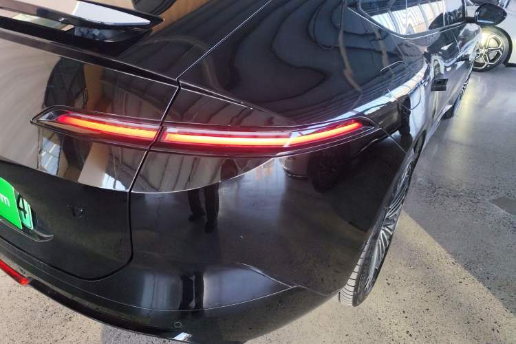 Used  12 2025 Ultra Extended-Range Edition