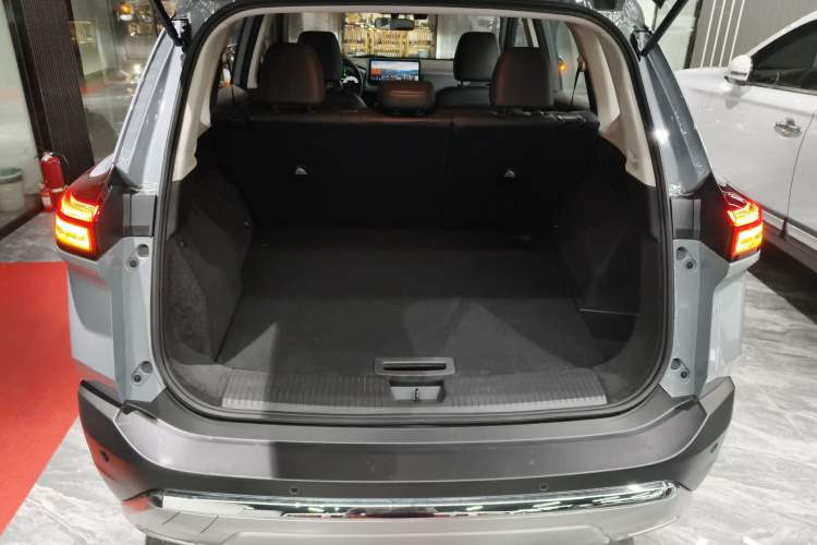 Used Nissan X-Trail 2023 e-POWER Ultra-Hybrid Dual-Motor All-Wheel-Drive Luxury Edition
