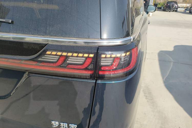 Used VOYAH Dream 2025 PHEV Four-Wheel-Drive Flagship Kunpeng Edition
