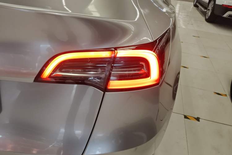 Used Tesla Model Y 2023 Rear-Wheel-Drive Version
