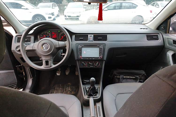 Used Volkswagen Santana 2015 1.4L Manual Fashion Edition
