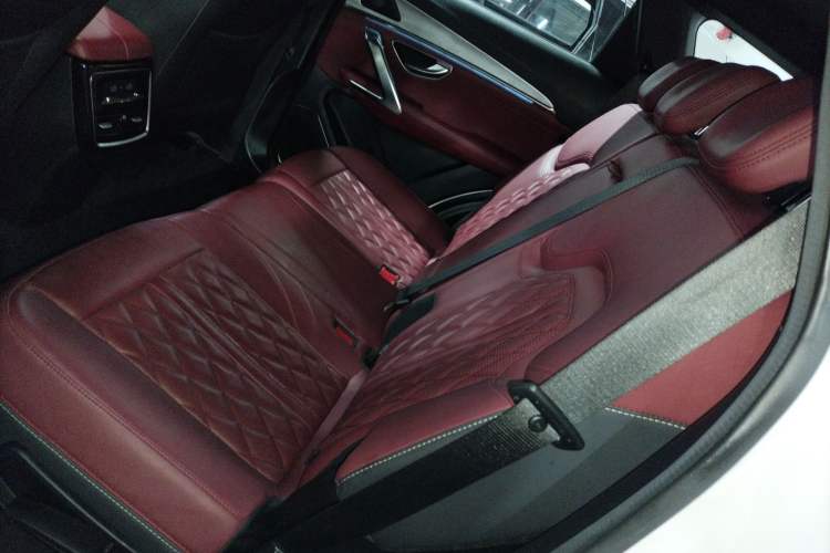 Used JETOUR X70 PLUS 2023 1.5T DCT Brave PLUS 5-Seater
