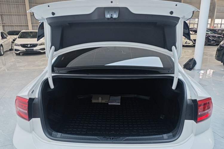 Used Volkswagen Lamando 2021 280TSI DSG Luxury Phantom Edition
