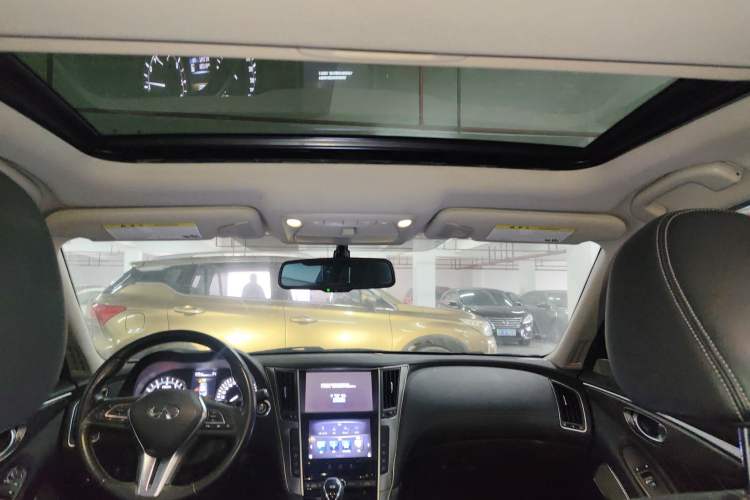 Used Infiniti Q50L 2018 2.0T Enjoyment Version China VI Standard
