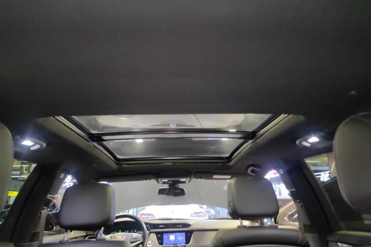 Used Cadillac XT5 2022 2.0T Two-Wheel Drive Luxury Version