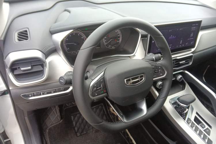 Used Geely Auto Coolray 2023 1.5T DCT Platinum Edition
