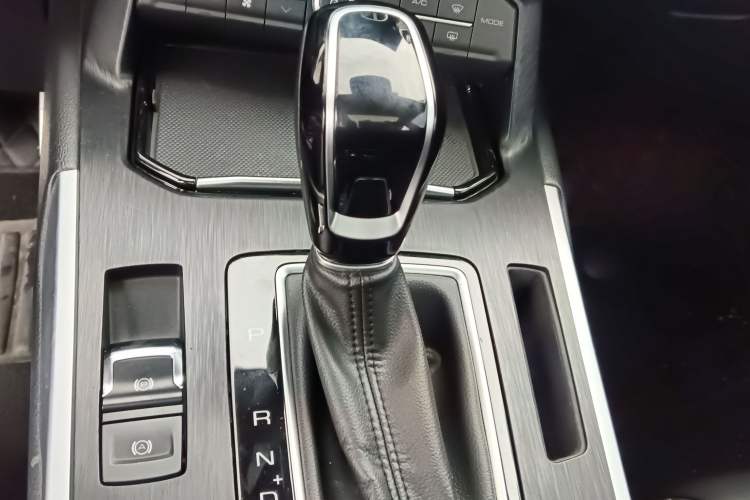 Used Wey VV5 2019 Upgraded Model 2.0T Two-Wheel Drive Ultra-Luxury Version China V Standard