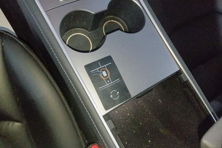 Used Tesla Model Y 2022 Long-Range All-Wheel-Drive Version