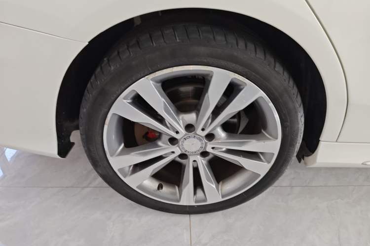 Used Mercedes-Benz C-Class 2017 Facelift C 200 L 4MATIC Sport Edition
