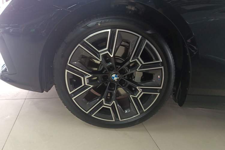 Used BMW 5 Series 2025 530Li Luxury Edition M Sport Package