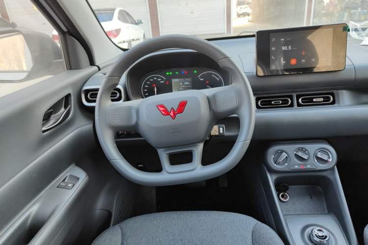 Used Wuling Hongguang New Energy 2024 All-Electric Model 300KM Standard Version
