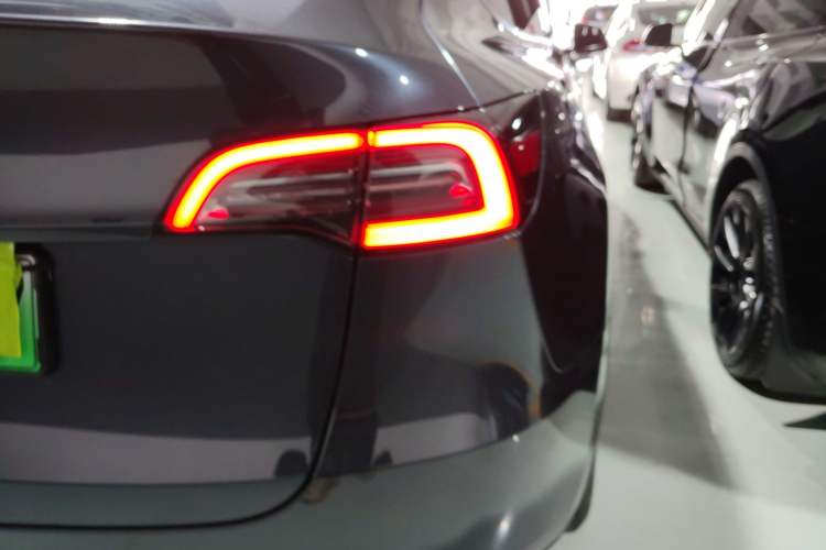 Used Tesla Model Y 2024 Long-Range All-Wheel-Drive Version
