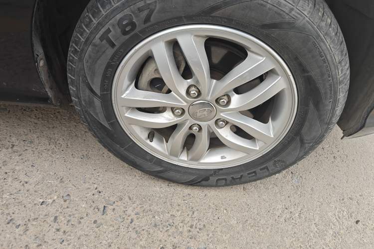 Used Hyundai Celesta 2011 1.6L Manual Top Trim