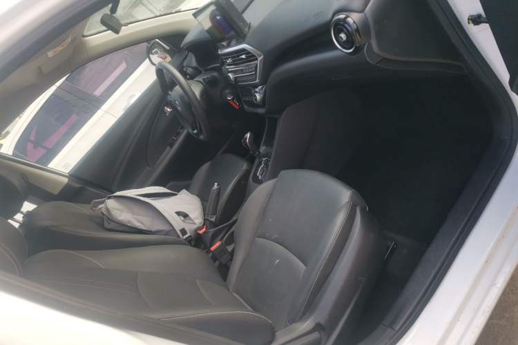 Used Changan Alsvin 2019 1.5L DCT Comfort Model China VI Standard
