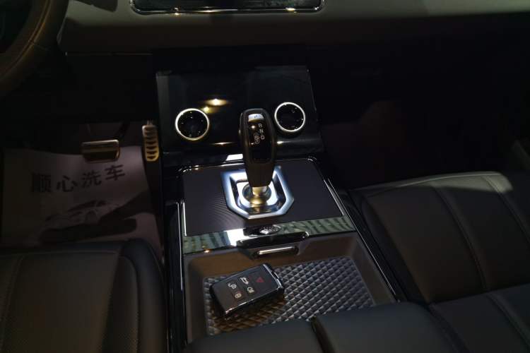 Used Land Rover Range Rover Evoque 2023 Aurora L 249 PS Luxury Edition