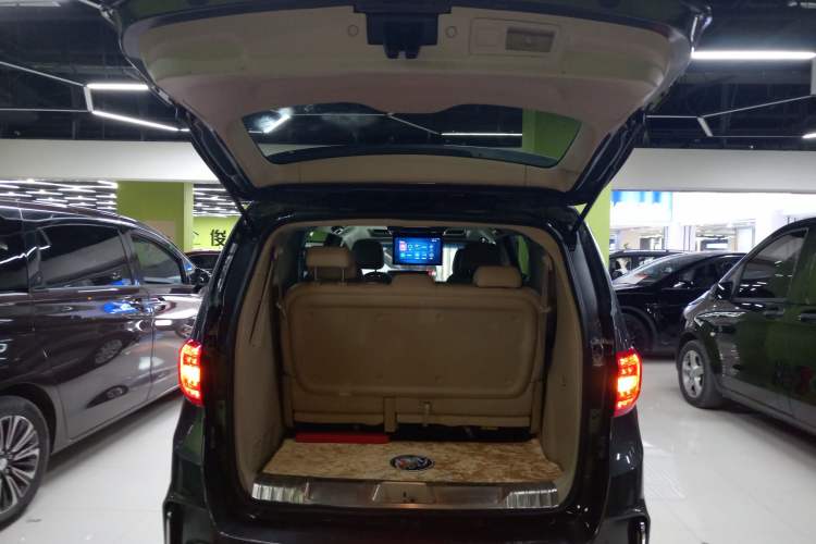 Used Buick GL8 2018 28T Luxury Model China VI Standard
