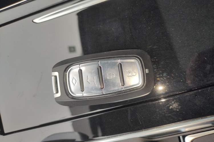 Used Roewe i6 MAX New Energy 2022 EV 600 Skyroof Flagship Edition