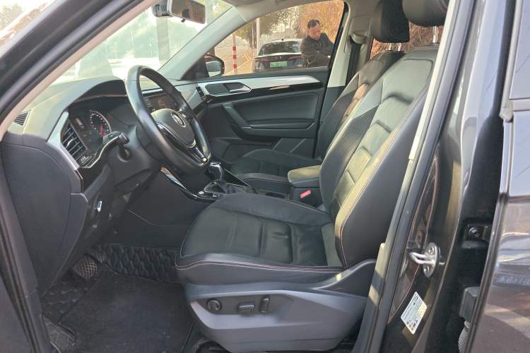 Used Volkswagen Tayron 2019 330TSI Two-Wheel Drive Luxury Model China VI Standard