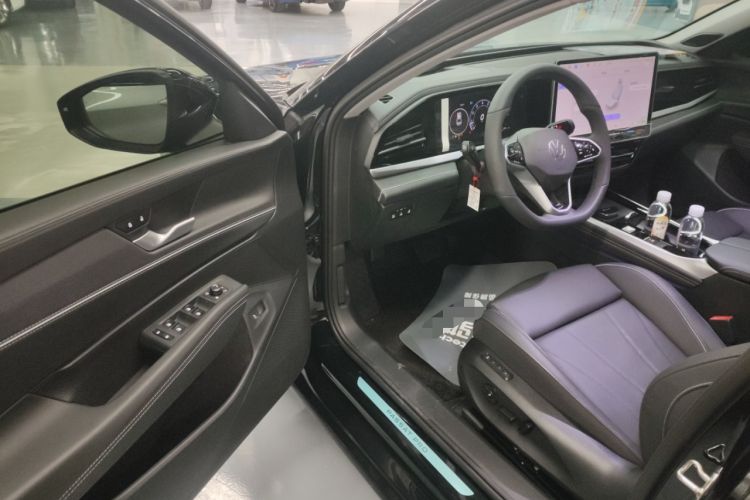 Used Volkswagen Passat 2025 Pro 380TSI Dragon Edition
