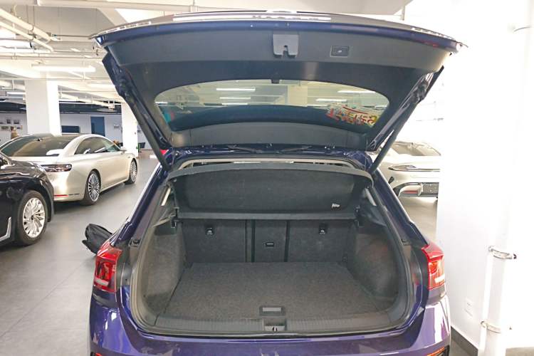 Used Volkswagen T-ROC 2021 280TSI DSG Two-Wheel Drive Comfort Connect Edition
