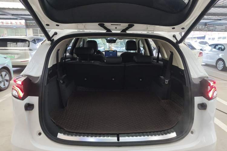 Used BYD Tang 2018 2.0T Automatic SmartConnect Prestige 7-Seater China V Standard
