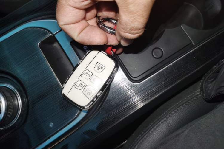 Used Land Rover Discovery Sport 2018 240 PS SE Version
