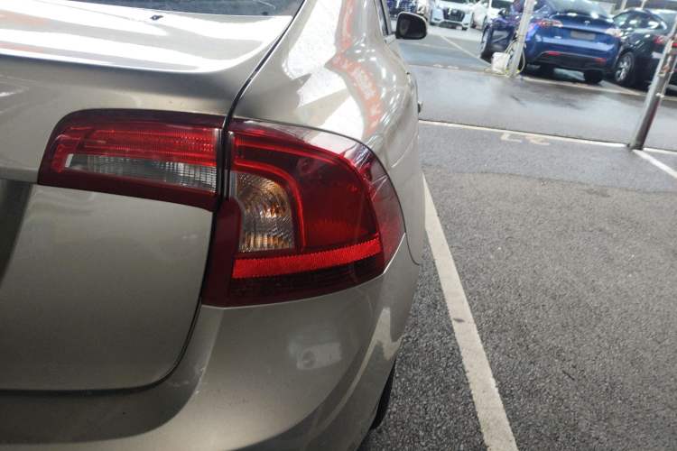 Used Volvo S60 2018 S60L T4 Zhiyuan Edition
