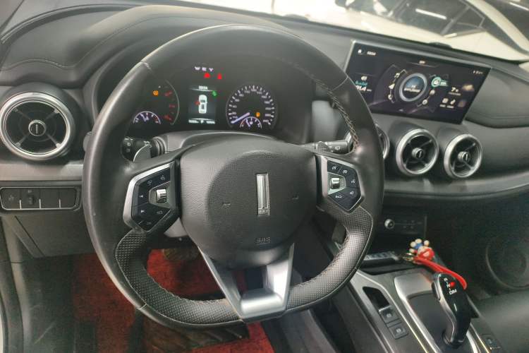 Used Wey VV5 2020 1.5T Two-Wheel Drive Color Pioneer
