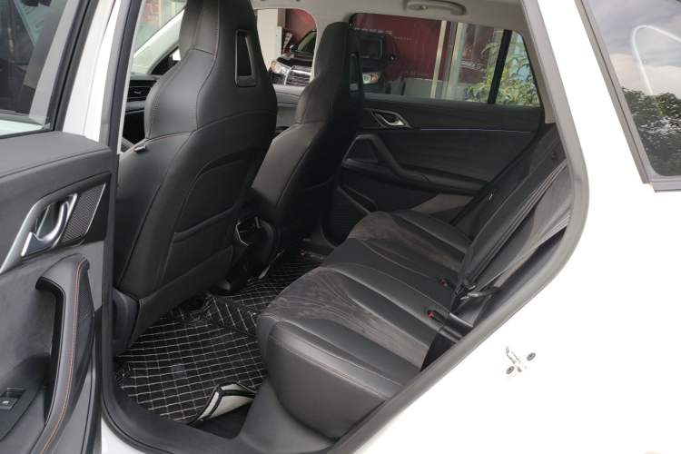 Used Roewe D5X DMH 2024 135 Tech Edition